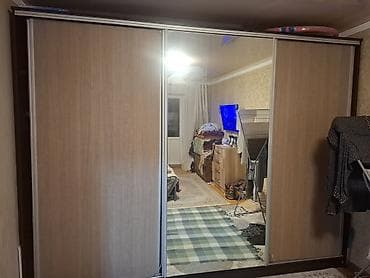 Шкаф купе, Б/у, С зеркалом, ЛДСП at lalafo.kg Шкаф купе, Б/у, С зеркалом, ЛДСП