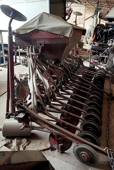 Арычники: Сеялка пневмотическая, точного высева, узкорядка, рабочий захват 4м at lalafo.kg — 1 Арычники: Сеялка пневмотическая, точного высева, узкорядка, рабочий захват 4м — 1