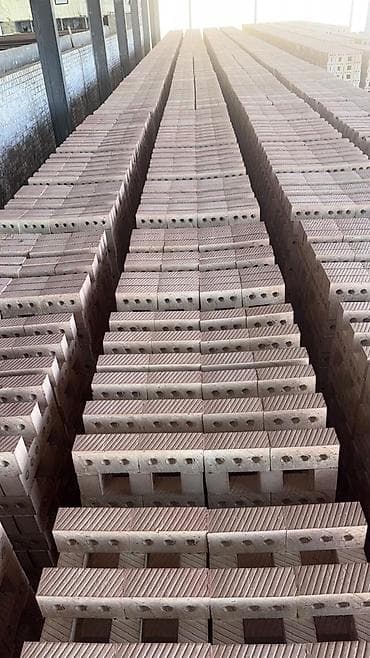 Пустотелый, дырчатый, Жженый кирпич, Полублок, 250×120×88 at lalafo.kg Пустотелый, дырчатый, Жженый кирпич, Полублок, 250×120×88