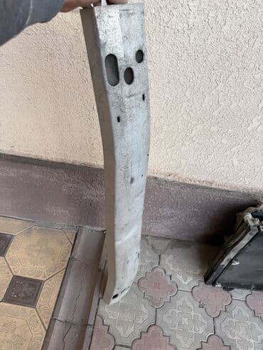 Усилитель бампера Toyota, Б/у, Оригинал at lalafo.kg Усилитель бампера Toyota, Б/у, Оригинал