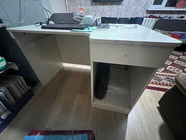 Компьютерный стол, С полками at lalafo.kg Компьютерный стол, С полками