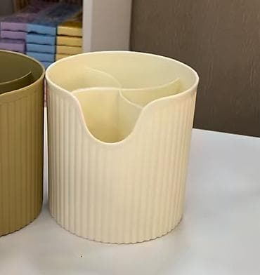 Все по 100сом!!! Есть белый, зелёный, оранжевый Органайзеры для at lalafo.kg Все по 100сом!!! Есть белый, зелёный, оранжевый Органайзеры для