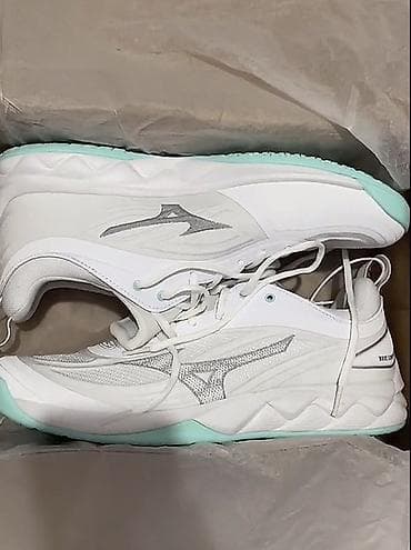 Кроссовки Mizuno luminous 3 для волейбола lalafo.kg да Кроссовки Mizuno luminous 3 для волейбола