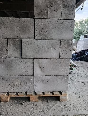 Пеноблоки/газоблоки на поддонах - Материал: легкий бетон (ячейстая at lalafo.kg Пеноблоки/газоблоки на поддонах - Материал: легкий бетон (ячейстая