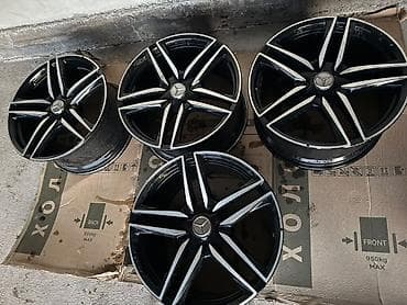 Литые Диски R 20 Mercedes-Benz, Комплект, отверстий - 5, Б/у at lalafo.kg Литые Диски R 20 Mercedes-Benz, Комплект, отверстий - 5, Б/у