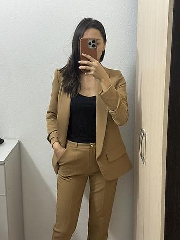 Женский брючный костюм, цвет карамельно‑бежевый. Состав комплекта: - at lalafo.kg Женский брючный костюм, цвет карамельно‑бежевый. Состав комплекта: -