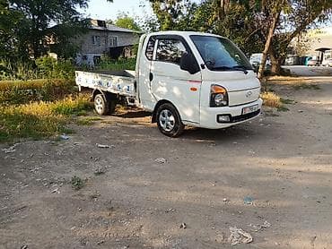 Легкий грузовик, Hyundai, Стандарт, 1,5 т, Б/у at lalafo.kg Легкий грузовик, Hyundai, Стандарт, 1,5 т, Б/у