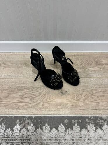 Босоножки, 35, Б/у, цвет - Черный, Самовывоз at lalafo.kg Босоножки, 35, Б/у, цвет - Черный, Самовывоз