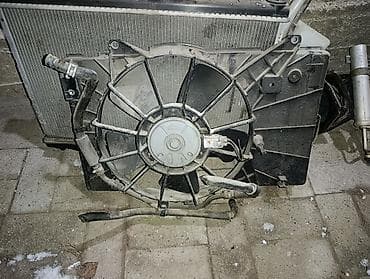 Автозапчасти из передней части автомобиля: - Радиатор системы at lalafo.kg Автозапчасти из передней части автомобиля: - Радиатор системы