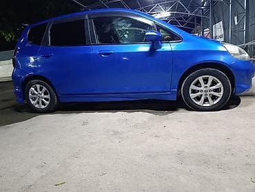 Honda Fit: 2003 г., 1.3 л, Вариатор, Бензин, Хэтчбэк at lalafo.kg Honda Fit: 2003 г., 1.3 л, Вариатор, Бензин, Хэтчбэк