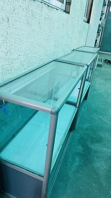 Стеклянные торговые витрины (набор) - Формат: напольные витрины с at lalafo.kg Стеклянные торговые витрины (набор) - Формат: напольные витрины с