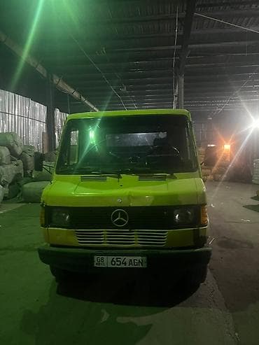 Грузовик, Mercedes-Benz, Стандарт, 3 т, Б/у at lalafo.kg Грузовик, Mercedes-Benz, Стандарт, 3 т, Б/у