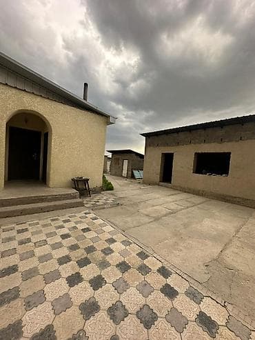 Продается жилой дом с огороженным двором и капитальными постройками lalafo.kg да — 4 Продается жилой дом с огороженным двором и капитальными постройками — 4