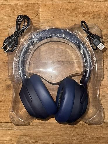 Новые Беспроводные накладные наушники ( темно синие) - Формат at lalafo.kg Новые Беспроводные накладные наушники ( темно синие) - Формат