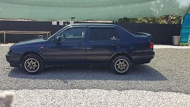 Volkswagen Vento: 1996 г., 1.8 л, Механика, Бензин, Седан at lalafo.kg Volkswagen Vento: 1996 г., 1.8 л, Механика, Бензин, Седан
