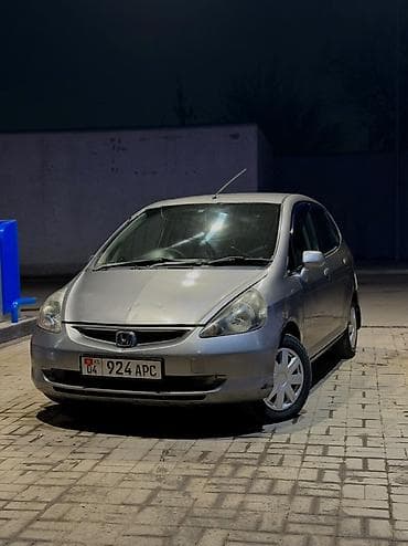 Honda Fit: 2004 г., 1.3 л, Механика, Бензин, Хэтчбэк at lalafo.kg Honda Fit: 2004 г., 1.3 л, Механика, Бензин, Хэтчбэк