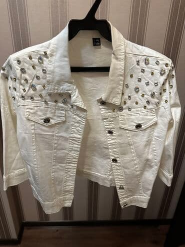 Продаю джинсовую куртку at lalafo.kg Продаю джинсовую куртку