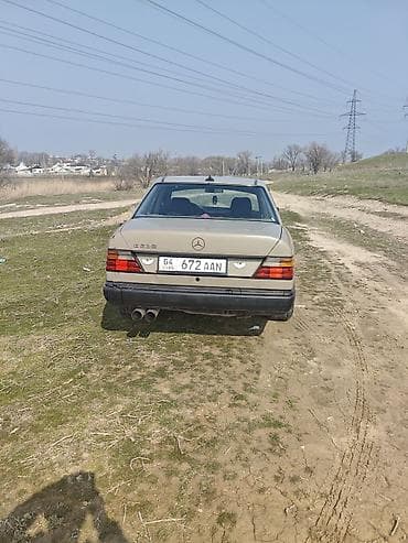 Mercedes-Benz C-Class: 1987 г., 2.2 л, Бензин, Седан at lalafo.kg Mercedes-Benz C-Class: 1987 г., 2.2 л, Бензин, Седан