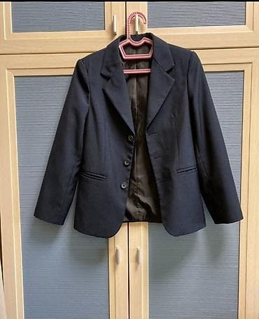 Школьная форма, цвет - Черный, Б/у at lalafo.kg Школьная форма, цвет - Черный, Б/у