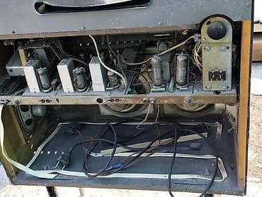 Ламповый радиоламповый музыкальный центр (радиола) в напольном корпусе at lalafo.kg Ламповый радиоламповый музыкальный центр (радиола) в напольном корпусе