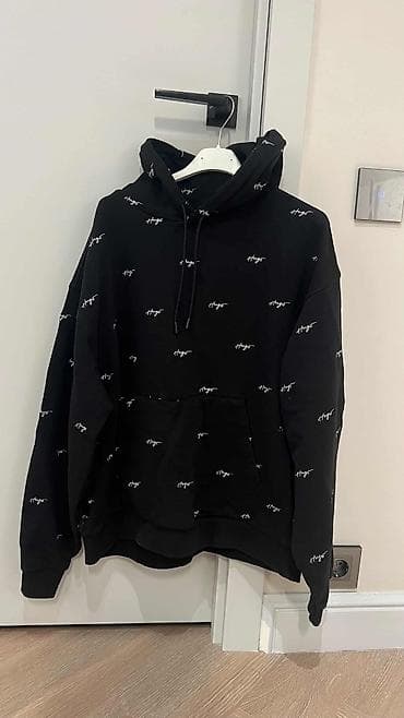 Мужская толстовка, L, Hugo Boss, Б/у, цвет - Черный, Самовывоз, Платная доставка at lalafo.kg Мужская толстовка, L, Hugo Boss, Б/у, цвет - Черный, Самовывоз, Платная доставка