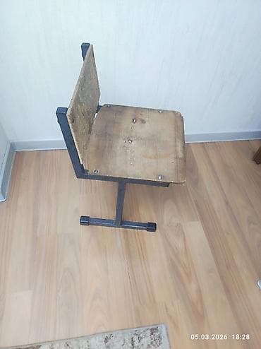 Школьный стул, Дерево, цвет - Коричневый at lalafo.kg Школьный стул, Дерево, цвет - Коричневый