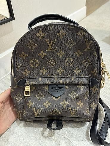 Мини-рюкзак в фирменном монограмном стиле LV at lalafo.kg Мини-рюкзак в фирменном монограмном стиле LV