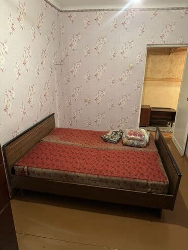 Двуспальная кровать, Б/у, С матрасом, длина - 200 см at lalafo.kg Двуспальная кровать, Б/у, С матрасом, длина - 200 см