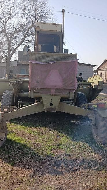 Роторные жатки: Жатка к сельскохозяйственному комбайну (зерновая) - Широкозахватная at lalafo.kg — 6 Роторные жатки: Жатка к сельскохозяйственному комбайну (зерновая) - Широкозахватная — 6