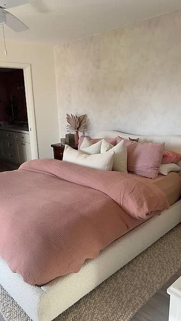 Студия, Душевая кабина, Постельное белье, Кондиционер at lalafo.kg Студия, Душевая кабина, Постельное белье, Кондиционер