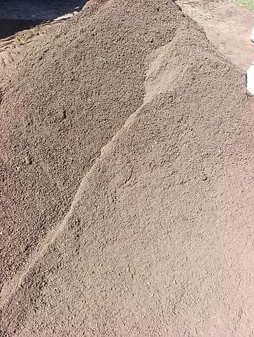 Продаю перегной просеянный(говяжий). Один мешок 300 сом вес около 25 at lalafo.kg Продаю перегной просеянный(говяжий). Один мешок 300 сом вес около 25