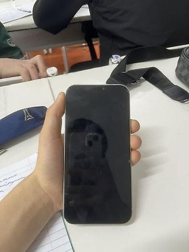 Айфон 12про Макс Смартфон с плоскими гранями и металлической рамкой at lalafo.kg Айфон 12про Макс Смартфон с плоскими гранями и металлической рамкой