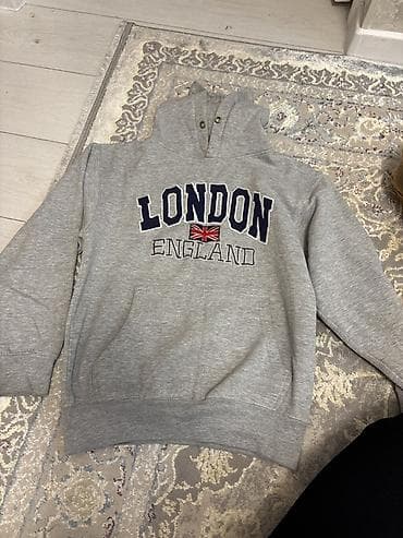 Отдам бесплатно много вещей для мальчиков и девочек возраст 10-15 лет at lalafo.kg Отдам бесплатно много вещей для мальчиков и девочек возраст 10-15 лет