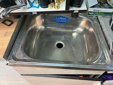 Кухонная мойка из нержавеющей стали, накладная, квадратной формы at lalafo.kg Кухонная мойка из нержавеющей стали, накладная, квадратной формы