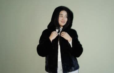 Шуба, Норка, Короткая модель, Италия, С капюшоном, L at lalafo.kg Шуба, Норка, Короткая модель, Италия, С капюшоном, L