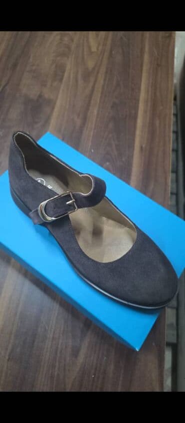 Балетки Mary Jane с ремешком - Материал верха: замша/велюр at lalafo.kg Балетки Mary Jane с ремешком - Материал верха: замша/велюр