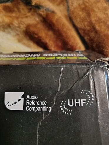 Профессиональная UHF беспроводная микрофонная система Комплект: - at lalafo.kg — 2 Профессиональная UHF беспроводная микрофонная система Комплект: - — 2