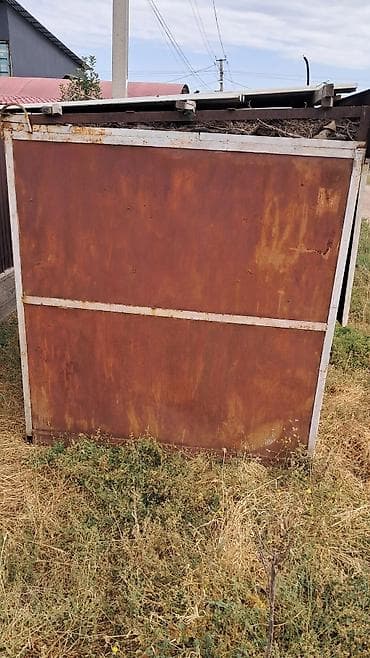 Металлический лист прямоугольной формы, выполненный из прочного at lalafo.kg Металлический лист прямоугольной формы, выполненный из прочного