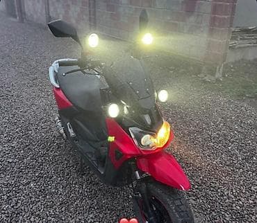 Байланыш номер Скутер/мопед красного цвета с обилием дополнительного at lalafo.kg Байланыш номер Скутер/мопед красного цвета с обилием дополнительного