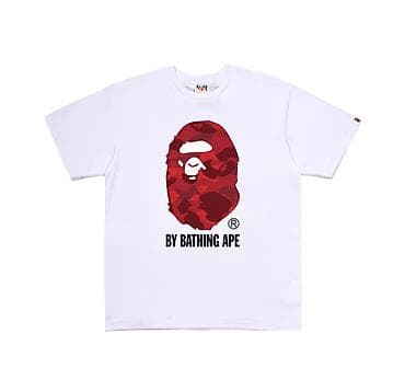 Футболка BAPE (A Bathing Ape) — классическая белая модель с крупным at lalafo.kg Футболка BAPE (A Bathing Ape) — классическая белая модель с крупным