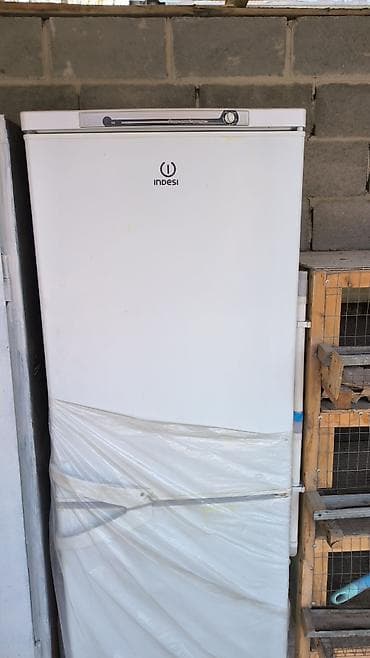 Холодильник Indesit, Однокамерный at lalafo.kg Холодильник Indesit, Однокамерный
