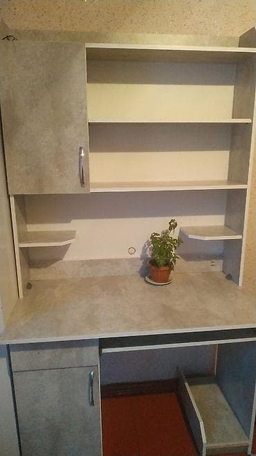 Компьютердик үстөлү, Текчелери бар lalafo.kg да — 1 Компьютердик үстөлү, Текчелери бар — 1