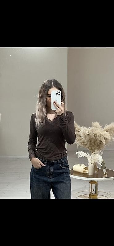 Женский лонгслив с длинным рукавом - Цвет: глубокий шоколадный - at lalafo.kg Женский лонгслив с длинным рукавом - Цвет: глубокий шоколадный -