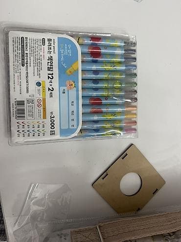 Набор цветных карандашей, 12 цветов, в пластиковом пенале. Карейские at lalafo.kg Набор цветных карандашей, 12 цветов, в пластиковом пенале. Карейские