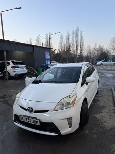 Toyota Prius: 2012 г., 1.8 л, Вариатор, Гибрид, Хэтчбэк at lalafo.kg Toyota Prius: 2012 г., 1.8 л, Вариатор, Гибрид, Хэтчбэк