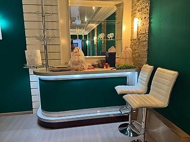 Элегантная барная стойка, выполненная в современном стиле. Нижняя at lalafo.kg Элегантная барная стойка, выполненная в современном стиле. Нижняя