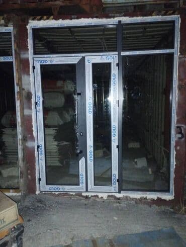 Металлопластиковое окно с двойными створками и дополнительными глухими at lalafo.kg Металлопластиковое окно с двойными створками и дополнительными глухими