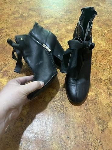 Женские ботильоны-туфли на скрытой платформе и клиновидном каблуке. - at lalafo.kg Женские ботильоны-туфли на скрытой платформе и клиновидном каблуке. -