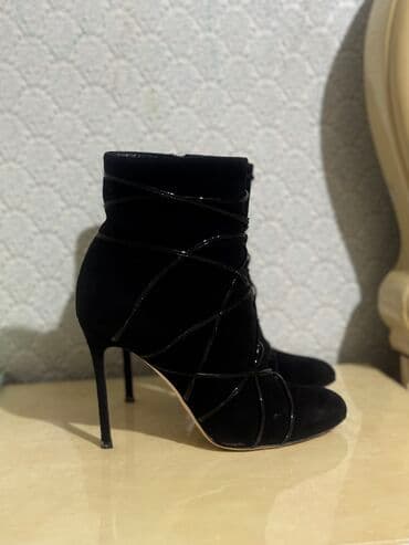 Сапоги очень красиво сидит на ногах размер 37 носили пару раз брали at lalafo.kg Сапоги очень красиво сидит на ногах размер 37 носили пару раз брали