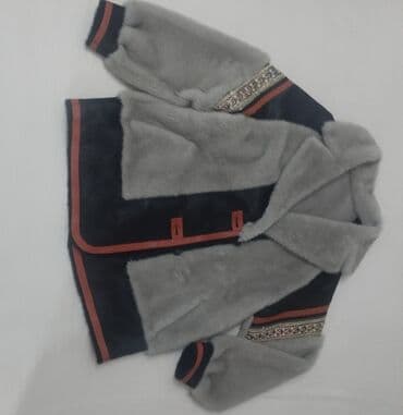 Женская шуба с отделкой - Материал: мягкий искусственный мех at lalafo.kg Женская шуба с отделкой - Материал: мягкий искусственный мех